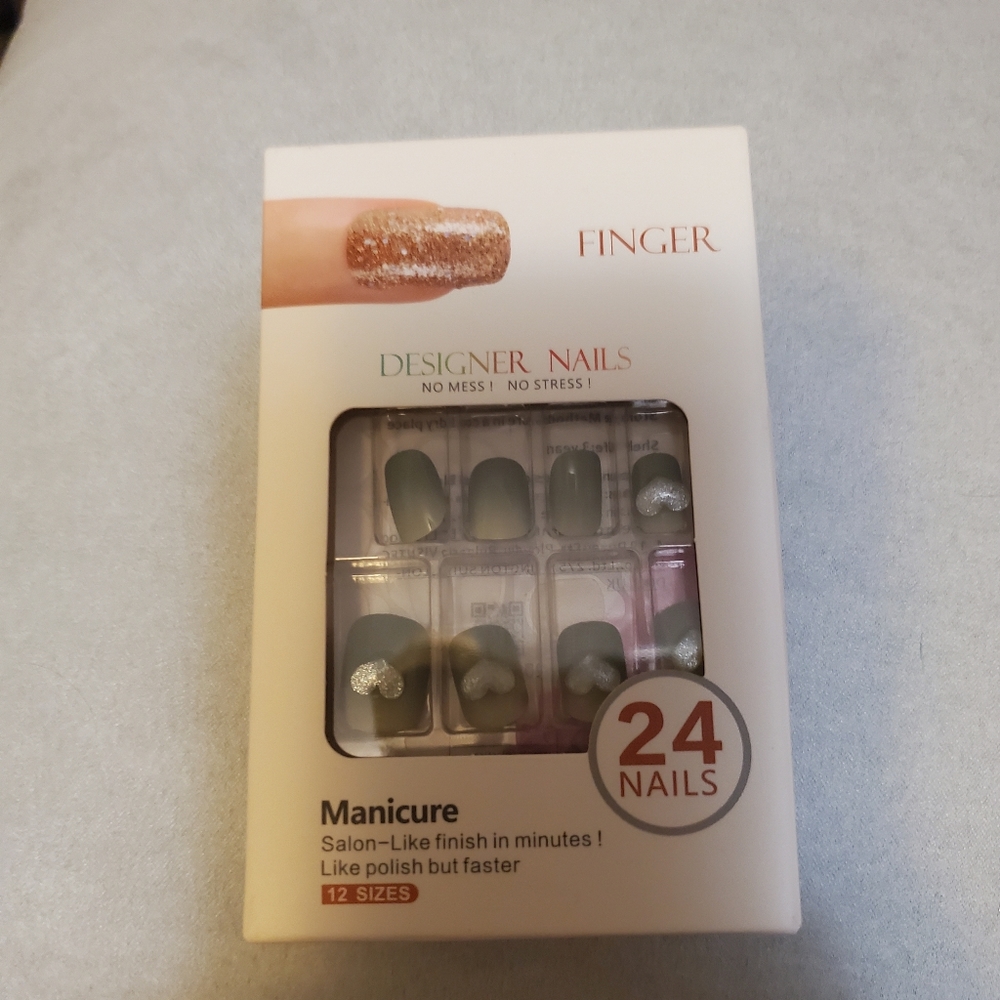 DESIGNER NAILS